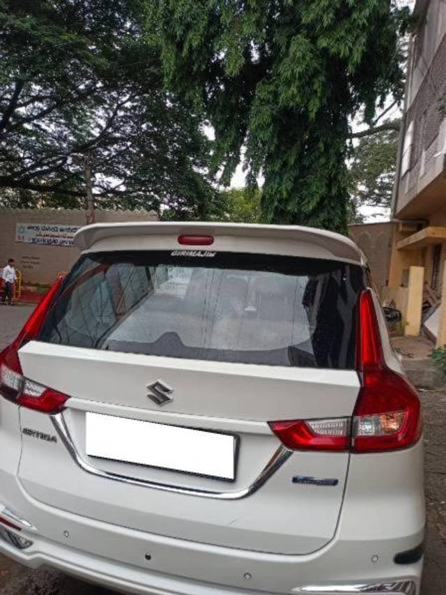https://images10.gaadi.com/usedcar_image/4593501/original/processed_411e8e25-051d-4e17-93fc-e4b4c1aeb57f.jpg?imwidth=6401