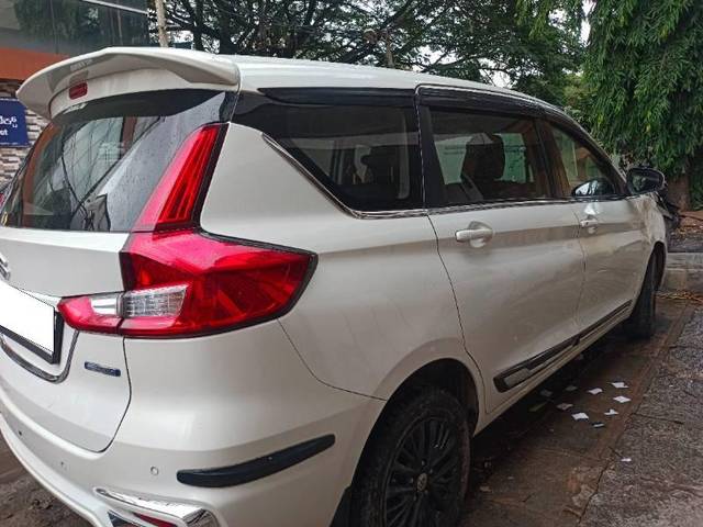https://images10.gaadi.com/usedcar_image/4593501/original/processed_44a4825f-7518-45a5-9d19-e8ae3513cd3e.jpg?imwidth=6400