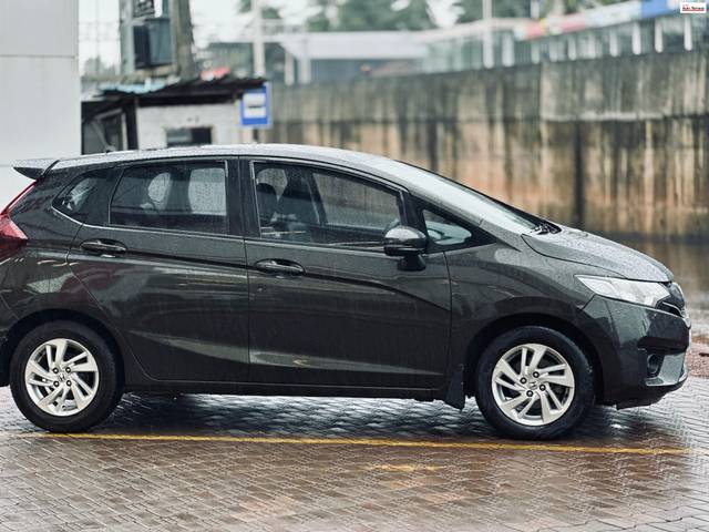 https://images10.gaadi.com/usedcar_image/4593507/original/a99a055177c96d8225743b9dc1df1cf1.jpg?imwidth=6400