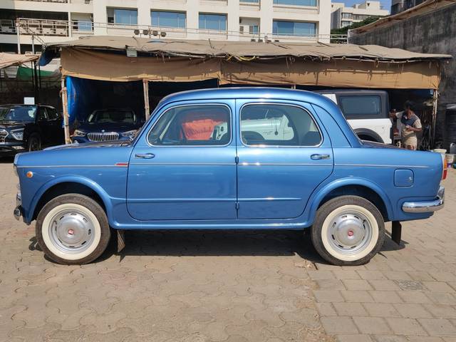 https://images10.gaadi.com/usedcar_image/4593536/original/3c39188b51f31b32f27426f3bc706a3e.jpeg?imwidth=6402