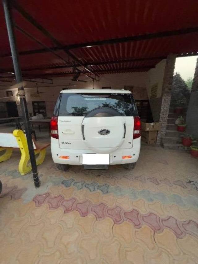 https://images10.gaadi.com/usedcar_image/4593541/original/processed_b7e65c50-c0a0-4a30-b22c-dfe9d24d3a3a.jpeg?imwidth=6402