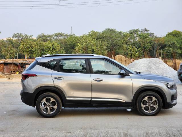 https://images10.gaadi.com/usedcar_image/4593543/original/2839f72a57ed8775de582c22db512303.jpg?imwidth=6401