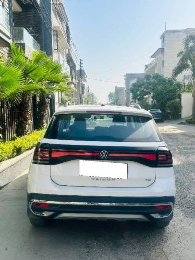 https://images10.gaadi.com/usedcar_image/4593545/original/processed_fd46e1c6-d022-4a8a-a73f-d029e77676ec.jpeg?imwidth=6402