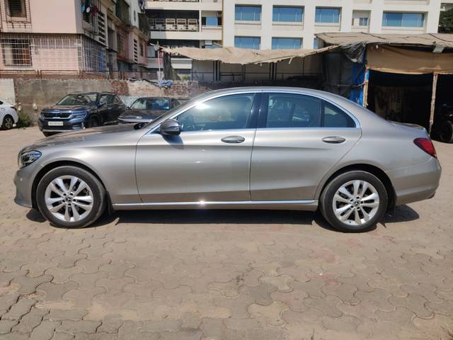 https://images10.gaadi.com/usedcar_image/4593557/original/4e1753461f5a16530b65d03abfd95802.jpeg?imwidth=6402