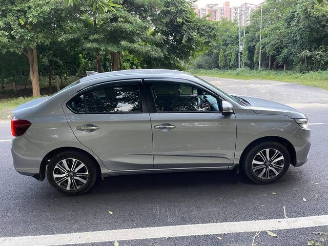 https://images10.gaadi.com/usedcar_image/4593568/original/5f3c6987-a07c-4b34-9b35-0400109842fb.jpg?imwidth=6400