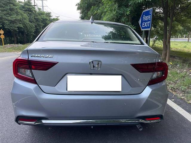 https://images10.gaadi.com/usedcar_image/4593568/original/processed_dea431d4-ac65-45c5-ae8e-f38a29da6f71.jpg?imwidth=6401