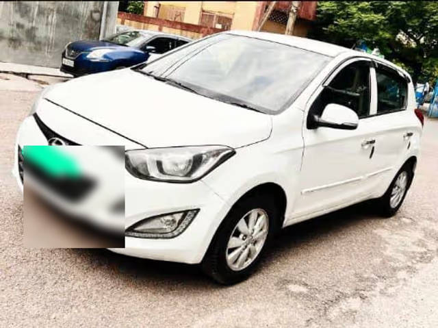 https://images10.gaadi.com/usedcar_image/4593578/original/6df90f72-bac6-4524-9186-976d60cd05bc.png?imwidth=6400