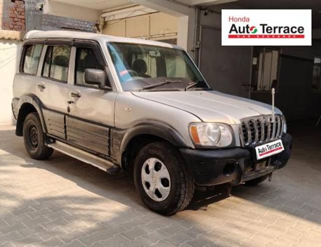 https://images10.gaadi.com/usedcar_image/4593612/original/bfb0228fc3fb48595990ef13184381d2.jpeg?imwidth=6400