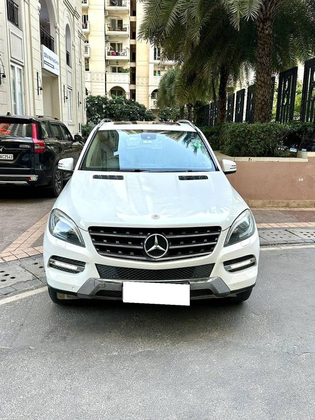 https://images10.gaadi.com/usedcar_image/4593623/original/processed_cd8c3eb9c68ab942821a1f752e0c56ad.jpg?imwidth=6402