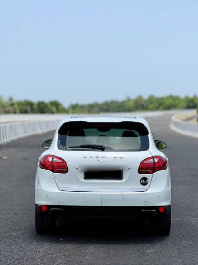 https://images10.gaadi.com/usedcar_image/4593634/original/processed_f59b6a4d-22e2-4558-9110-2368675e110c.png?imwidth=6402