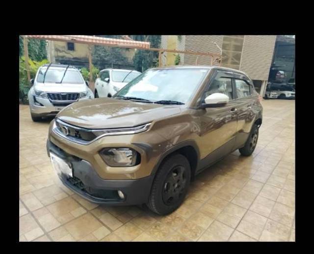 https://images10.gaadi.com/usedcar_image/4593636/original/processed_df23700b-5684-4713-b893-1c18ca95ee7e.jpg?imwidth=6402