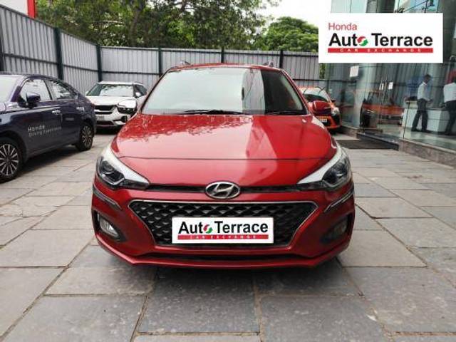 https://images10.gaadi.com/usedcar_image/4593651/original/978638f2ae12646462d04f88348ce408.jpeg?imwidth=6400