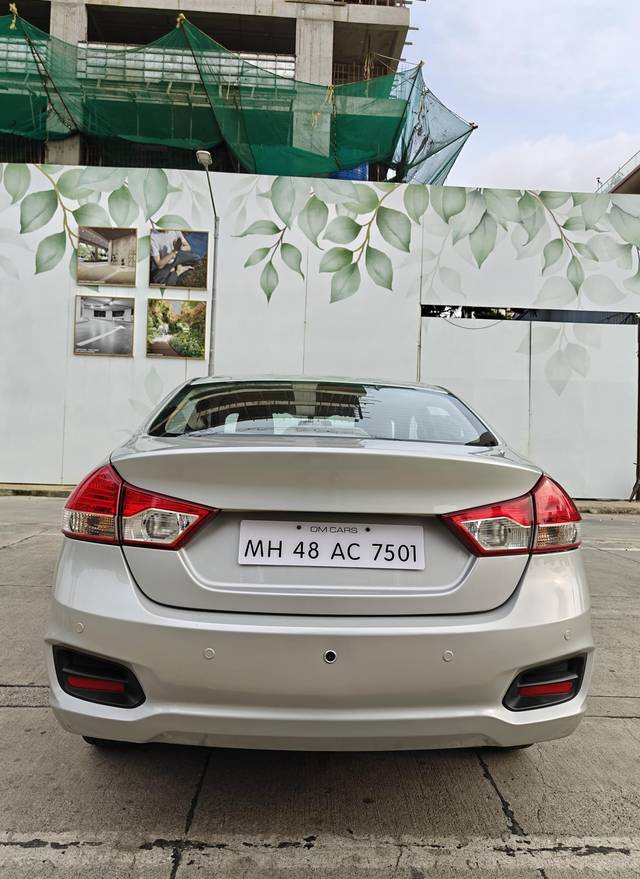https://images10.gaadi.com/usedcar_image/4593653/original/processed_0960e172752cbe817502715a3b6da341.jpg?imwidth=6402