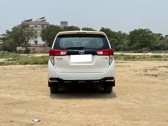 https://images10.gaadi.com/usedcar_image/4593658/original/processed_b5f020d6d4ba2a563c444c89e7868ea5.jpg?imwidth=6402