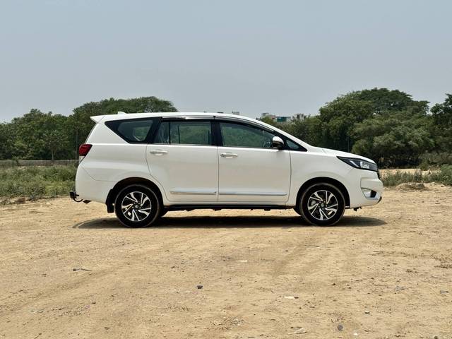 https://images10.gaadi.com/usedcar_image/4593658/original/processed_f3fe4628e85f16a1f28509cb1170acf9.jpg?imwidth=6401