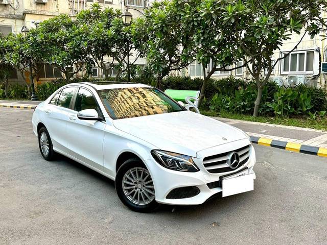 https://images10.gaadi.com/usedcar_image/4593663/original/processed_a37ba48346ac79800fcf3705da47c530.jpg?imwidth=6400