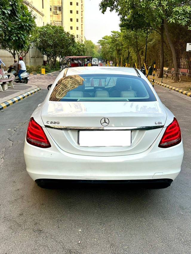 https://images10.gaadi.com/usedcar_image/4593663/original/processed_e3be9263221dd9d5a2923e5cfba849fc.jpg?imwidth=6401