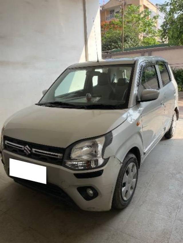 https://images10.gaadi.com/usedcar_image/4593664/original/processed_4a30bb4b-6eed-4932-b9e7-0e14c2acd2eb.jpeg?imwidth=6400