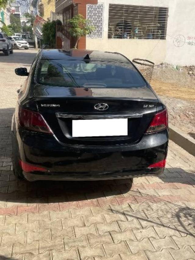 https://images10.gaadi.com/usedcar_image/4593727/original/processed_32a45dfb-c620-4de2-b409-19fa5e5e7355.jpeg?imwidth=6402