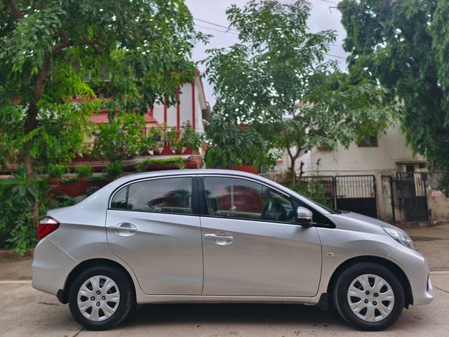 https://images10.gaadi.com/usedcar_image/4593735/original/77bbcff7519a24ccdf0dba4f339852b0.jpg?imwidth=6401