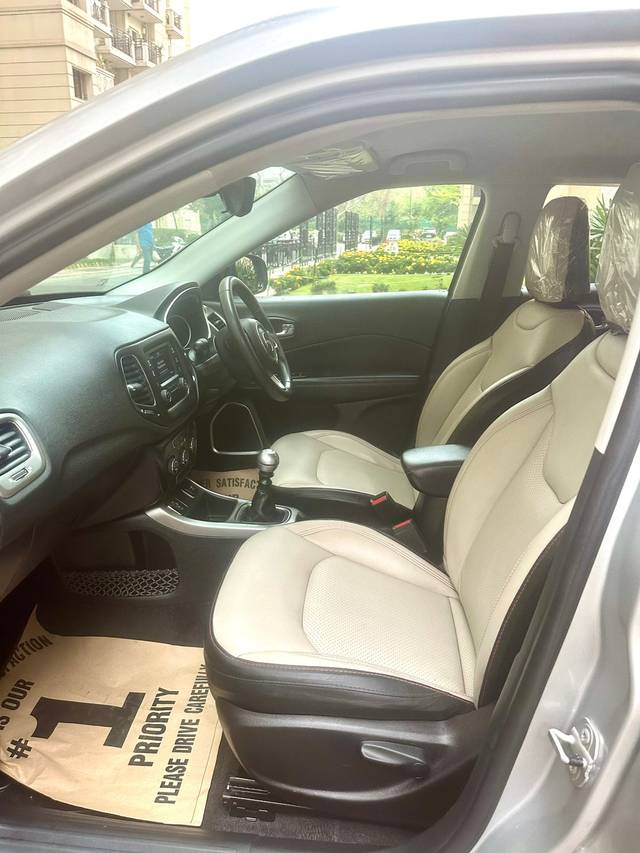 https://images10.gaadi.com/usedcar_image/4593749/original/eb7ac6a430c5c376f6a0970602166556.jpg?imwidth=6402