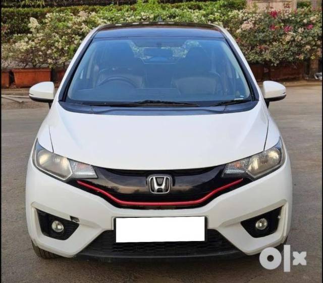 https://images10.gaadi.com/usedcar_image/4593816/original/processed_dc6cd394-d352-4788-9e86-ba7221e2ad25.jpg?imwidth=6402