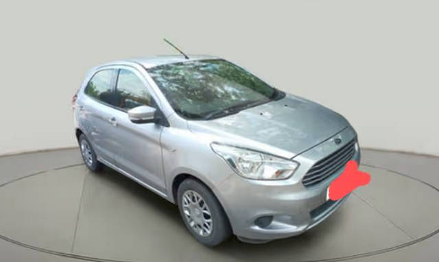https://images10.gaadi.com/usedcar_image/4593855/original/e384f299-25be-4210-966f-2a19030d60ab.png?imwidth=6400