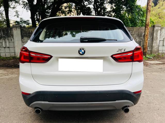 https://images10.gaadi.com/usedcar_image/4593888/original/processed_e0ee34977dfc710b13da95ecbf6d598f.jpg?imwidth=6402