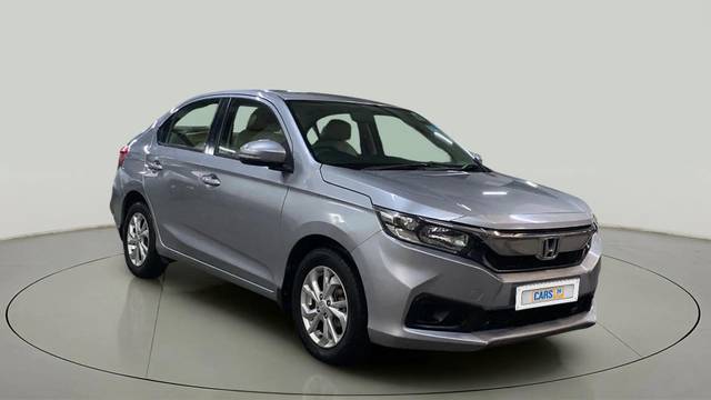 https://images10.gaadi.com/usedcar_image/4593902/original/b7f576e805a94d443dc1fdec8b39813a.jpg?imwidth=6400