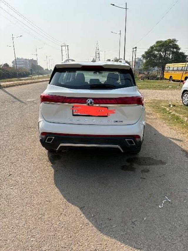 https://images10.gaadi.com/usedcar_image/4593913/original/processed_9def6a5b-9ea6-4966-8fd8-de2d8c5bd022.jpeg?imwidth=6401