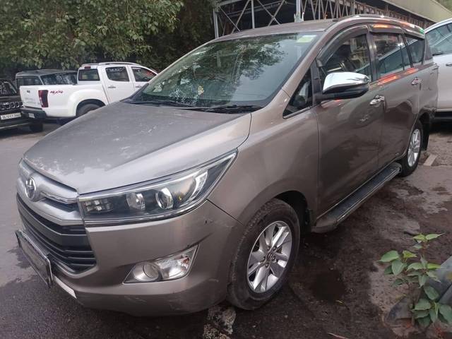 https://images10.gaadi.com/usedcar_image/4593933/original/processed_e82ef50da09e92feaba14ac7e56ea33b.jpg?imwidth=6402
