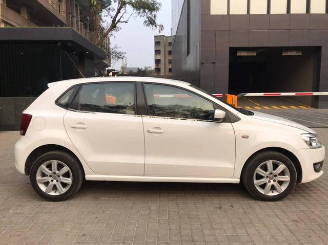 https://images10.gaadi.com/usedcar_image/4593975/original/processed_25dcbeab95d655e18f92f0d50fbd7f26.jpg?imwidth=6401