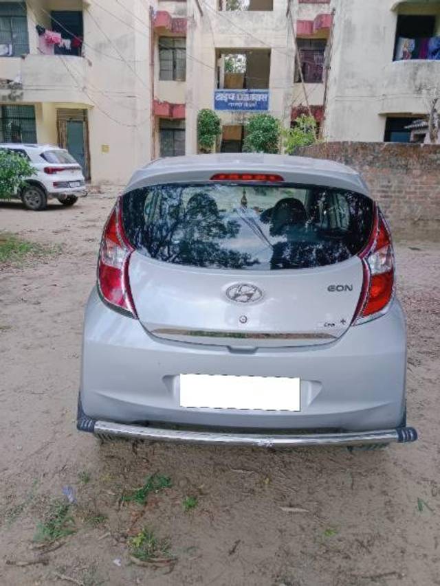 https://images10.gaadi.com/usedcar_image/4593979/original/processed_8c23b519-0004-4ee0-bbfa-b364cbdb6975.jpg?imwidth=6402