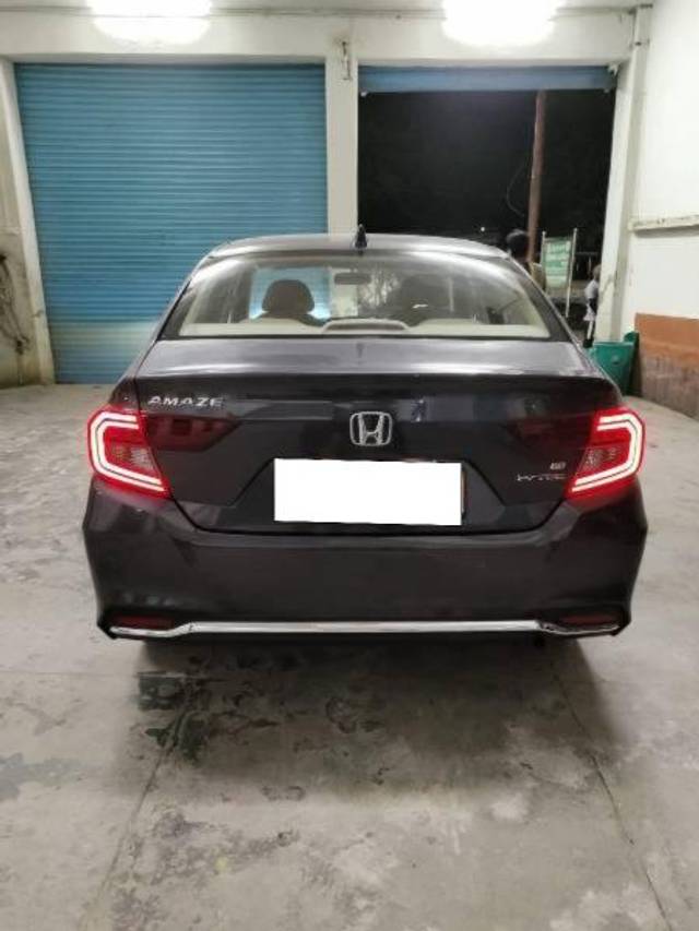 https://images10.gaadi.com/usedcar_image/4594009/original/processed_d57a19e8-578a-40d1-b311-a32d8a2ff6ac.jpg?imwidth=6401