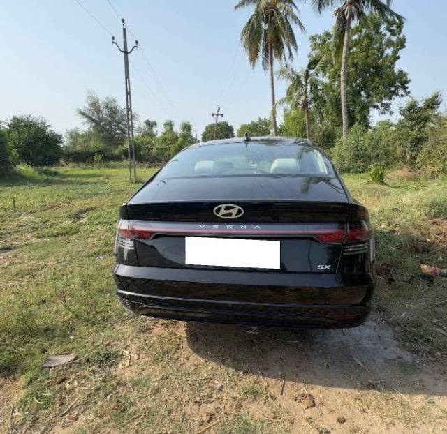 https://images10.gaadi.com/usedcar_image/4594052/original/processed_2c1026ba-c148-41e3-b47a-d2afacb31c9d.jpeg?imwidth=6401