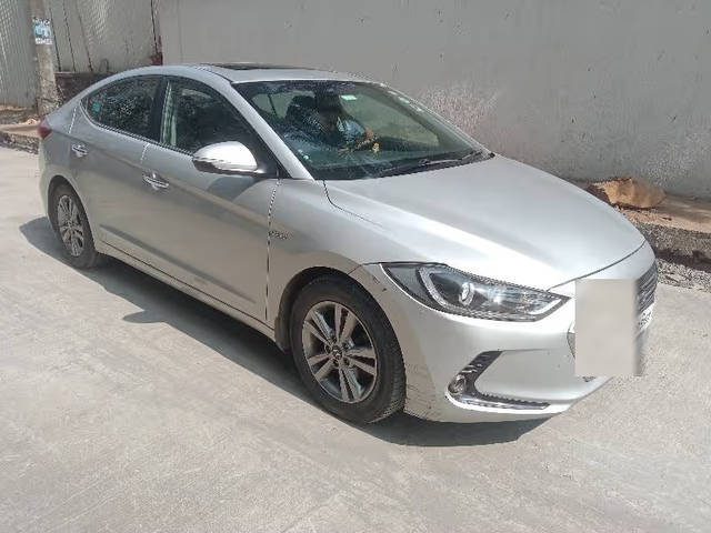 https://images10.gaadi.com/usedcar_image/4594076/original/1808b197-74dc-4b0c-90d6-bed4a5df125b.png?imwidth=6400