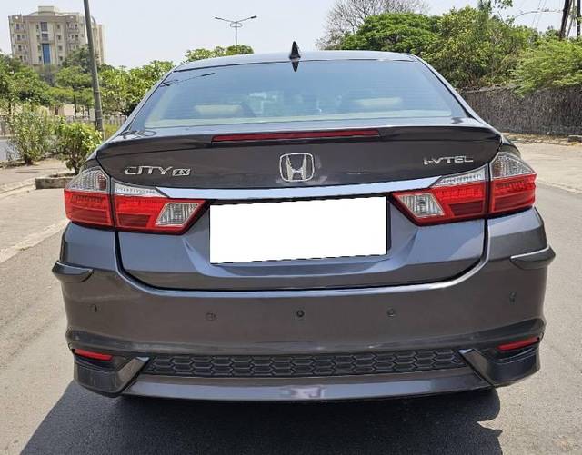 https://images10.gaadi.com/usedcar_image/4594089/original/processed_c4efaff1-b430-4af8-8588-fab978903429.jpg?imwidth=6402