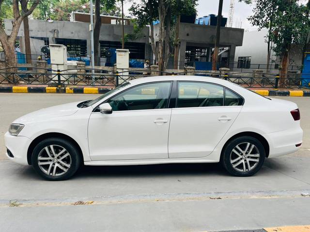 https://images10.gaadi.com/usedcar_image/4594115/original/9c9c9c8f-96f4-4478-bfbd-a2c319cb4c41.jpg?imwidth=6402
