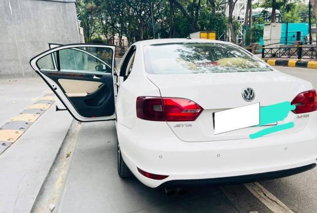 https://images10.gaadi.com/usedcar_image/4594115/original/processed_e4066d30-0ee2-4ac3-927b-8a67cbb52d57.jpg?imwidth=6401