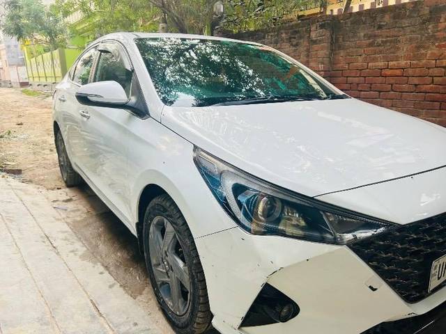 https://images10.gaadi.com/usedcar_image/4594138/original/processed_358fa5ff-dc9e-4c45-9dd3-02250fd1875f.jpeg?imwidth=6400