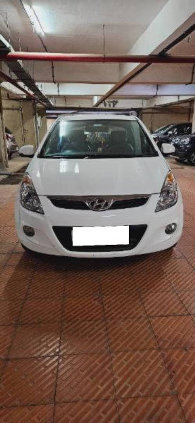 https://images10.gaadi.com/usedcar_image/4594141/original/processed_dcac1565-ee36-423f-80c2-e4e49a5c2f7f.jpg?imwidth=6401
