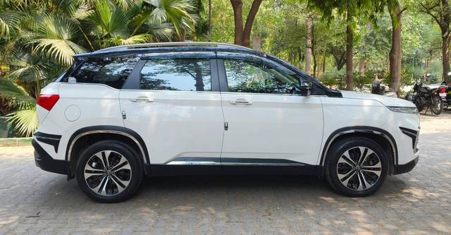 https://images10.gaadi.com/usedcar_image/4594172/original/processed_c49a325b73b320c43f482896313b4b5e.jpg?imwidth=6401