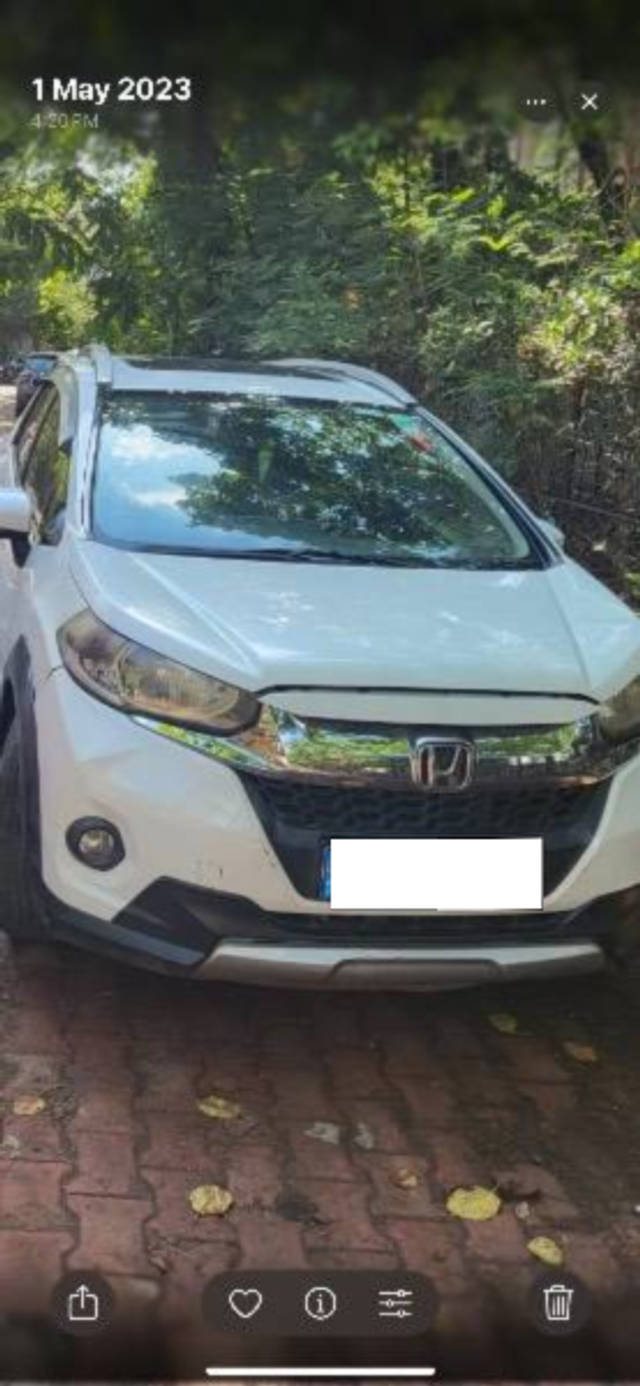 https://images10.gaadi.com/usedcar_image/4594194/original/processed_1aefcfa9-ed1c-4b56-88f0-e7912a32f18f.png?imwidth=6400