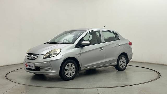 https://images10.gaadi.com/usedcar_image/4594232/original/57bd8f42c9dc32c94ea154a04d87d190.JPG?imwidth=6400
