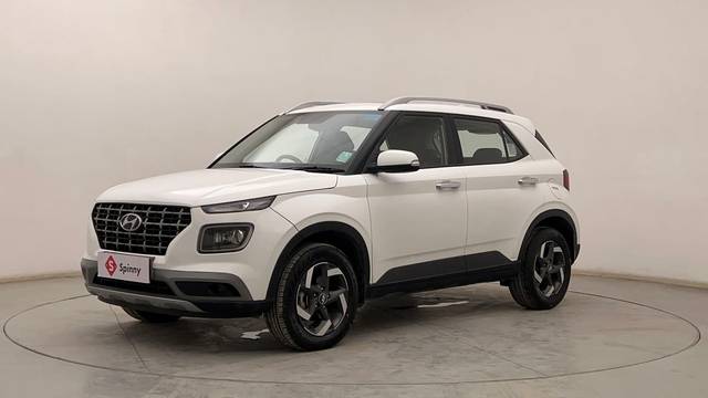 https://images10.gaadi.com/usedcar_image/4594233/original/e427608a566a40f6639506083f211c9f.JPG?imwidth=6400