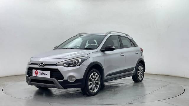 https://images10.gaadi.com/usedcar_image/4594257/original/110349cb1d48a74eafaa4ee9455d90cd.JPG?imwidth=6400