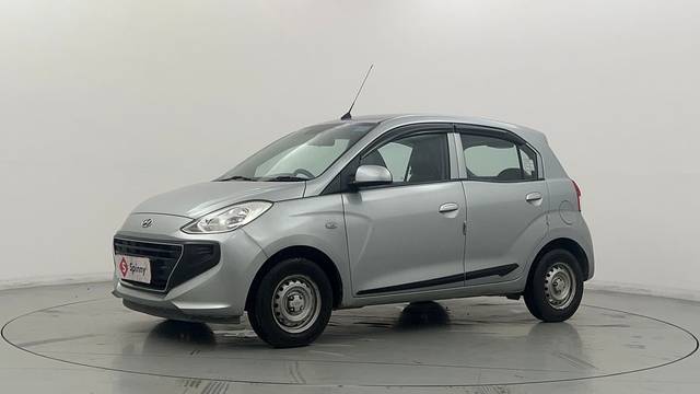 https://images10.gaadi.com/usedcar_image/4594285/original/595e1a4ca2034acbdd4b0108496cde24.JPG?imwidth=6400
