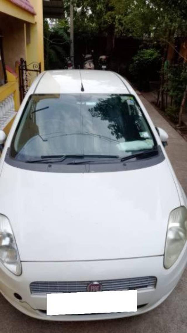 https://images10.gaadi.com/usedcar_image/4594325/original/processed_3f311c02-e814-4d54-8092-22636cecf484.jpg?imwidth=6401