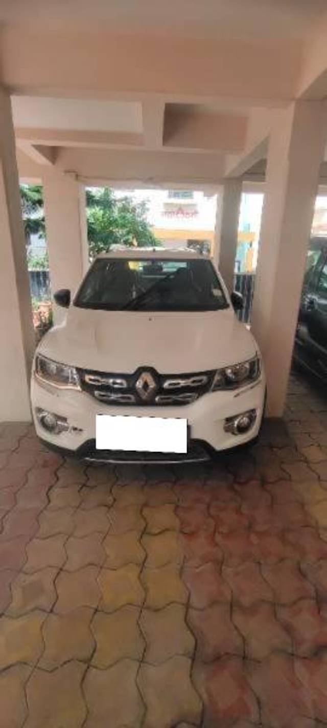 https://images10.gaadi.com/usedcar_image/4594332/original/processed_ed4253be-2a60-4573-bcee-24cce00b5ca7.jpg?imwidth=6400