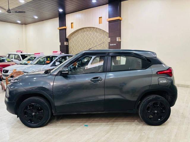 https://images10.gaadi.com/usedcar_image/4594340/original/processed_d9fb4c1f3bc76fed554db1ac4a81dc91.jpg?imwidth=6402